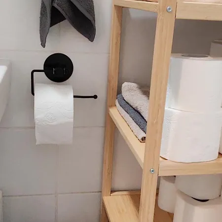 A Small Cozy Nest With Free Parking! Apartamento