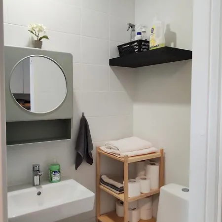 A Small Cozy Nest With Free Parking! Apartamento *
